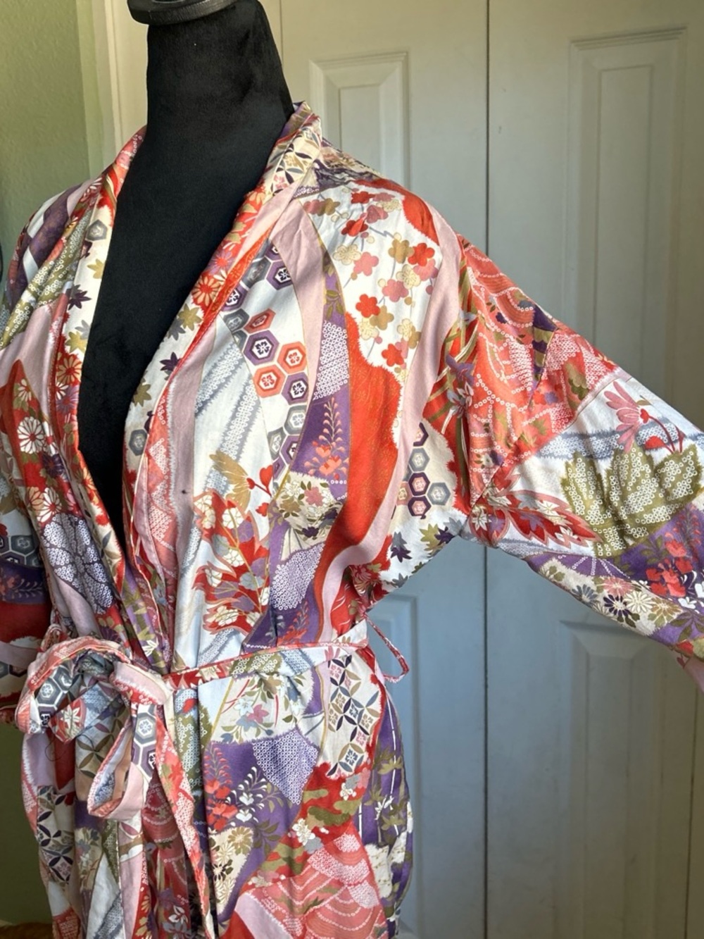 Abstract Geometric Floral Kimono Robe - Picture 4 of 9